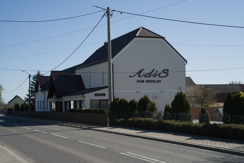 Budynek Adis Dom Weselny